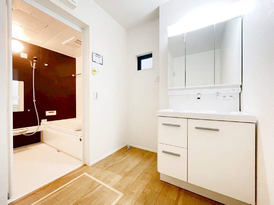 ̑ Ƃ̐ʃXy[XŒ̐gxxX[Y