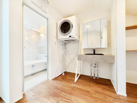 ̑ ڃoRj[ɏoʎœX̂NNKɁI