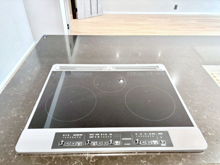 ���̑����� IH�N�b�L���O�q�[�^�[�͓V�̒����ʂ��t���b�g�Ȃ̂Œ�����̓T�b�ƈ�@�����邾���I