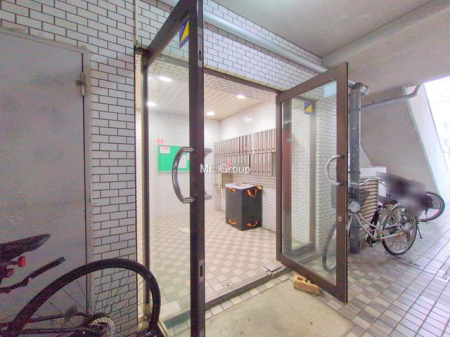 �G���g�����X -