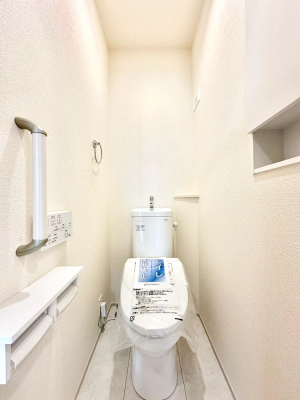 �g�C�� �g�C����1�K��2�K���ꂼ��ɔz�u����Ă��ĂƂĂ��֗��ł��B 