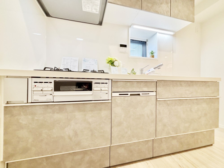 �L�b�`�� �������������I�ɁA�y�����I�V�X�e���L�b�`��