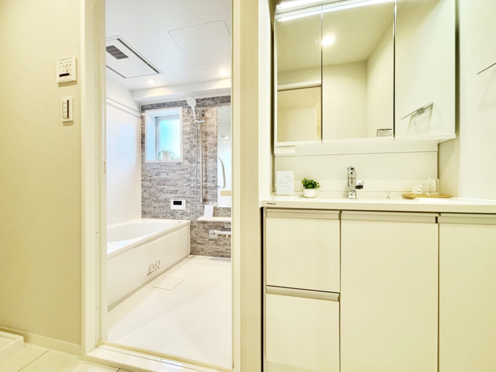 ���ʑ�E���ʏ� ������������ʉ��ώ��Œ��̐g�x�x�����K