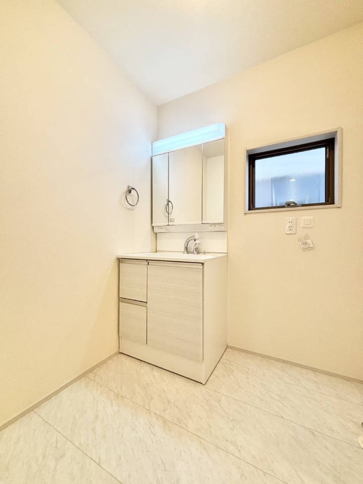 ���̑� ��Ƃ�̂��郉���h���[�X�y�[�X