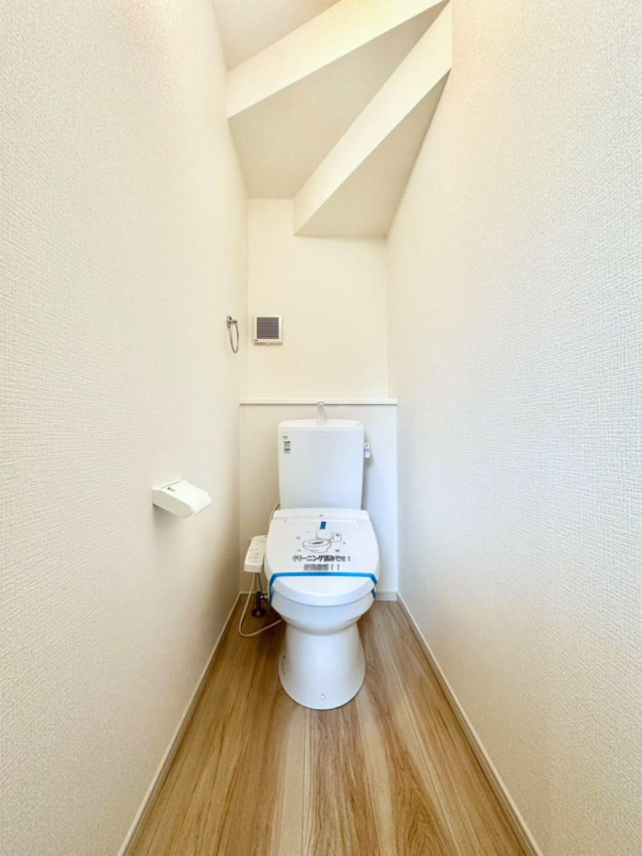 �g�C�� �g�C����1�K��2�K���ꂼ��ɔz�u����Ă��ĂƂĂ��֗��ł��B 