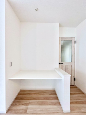 ���̑� ���r���O�J�E���^�[�B�����[�g���[�N�₨�q�l�̕׋����ȂǁA��ƃX�y�[�X�ɂ������߂ł��B