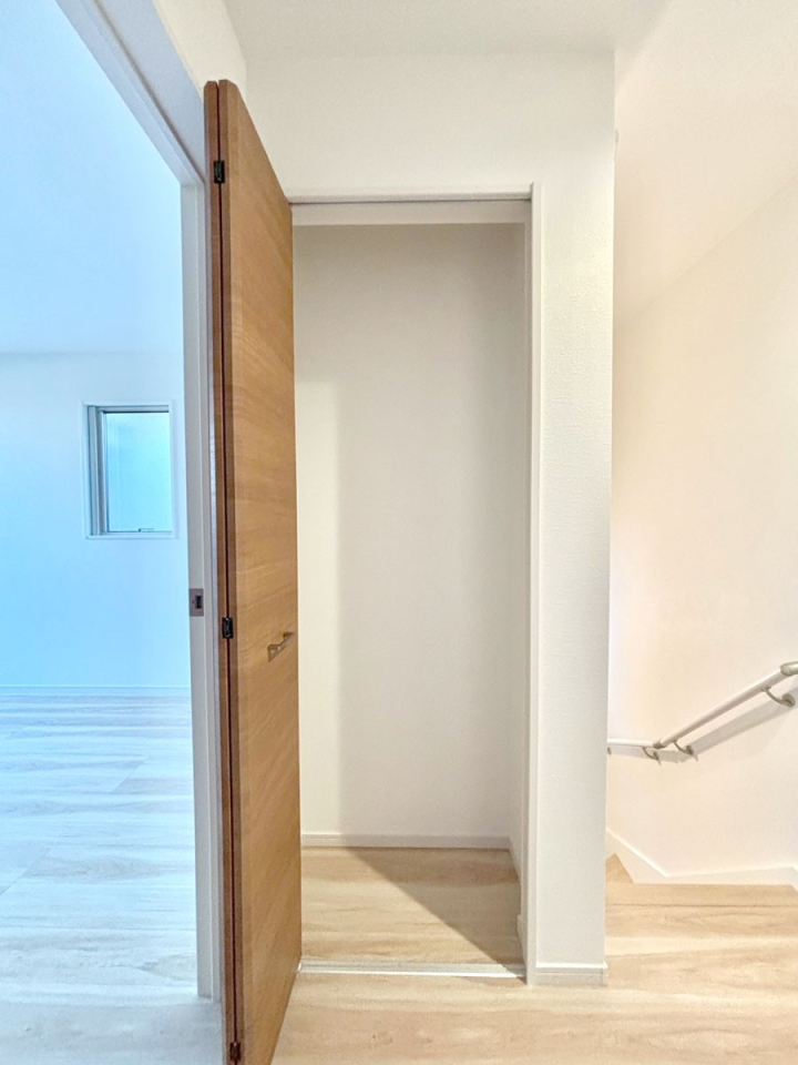 ���̑����� �L�����[�B�|�������G�߂̏��������[���邱�Ƃ��ł��܂��B