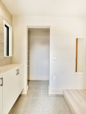 ���[ �V���[�Y�C���N���[�N�t���I�J���x�r�[�J�[���u���܂��B 