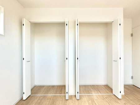 ���[ �����Ղ�̎��[�X�y�[�X�ŉ��K�ɕ�点���� 