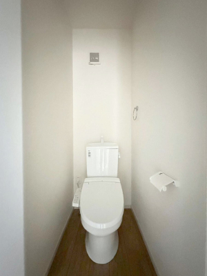 �g�C�� �g�C����1�K��2�K���ꂼ��ɔz�u����Ă��ĂƂĂ��֗��ł��B 