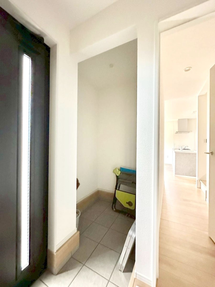 ���[ �V���[�Y�C���N���[�N�t���I�J���x�r�[�J�[���u���܂��B 