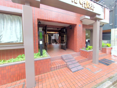 �G���g�����X -