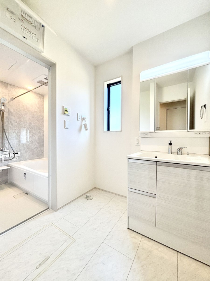 ̑ ̂KԂłB̐gxxCǂg܂B 