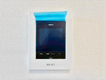 ���̑����� TV���j�^�[�t�C���^�[�t�H�����t���Ă��ăZ�L�����e�B�[��  