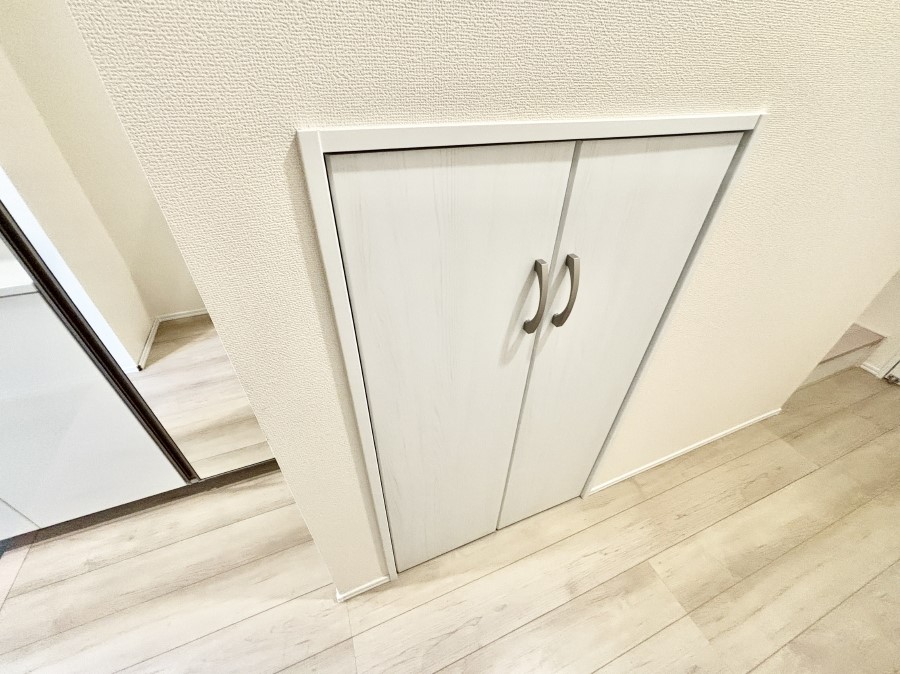 ���[ 1�K�L�����[�ɂ͑|���p�i����p�i�̃X�g�b�N�Ȃǂ����[�ł��܂��B