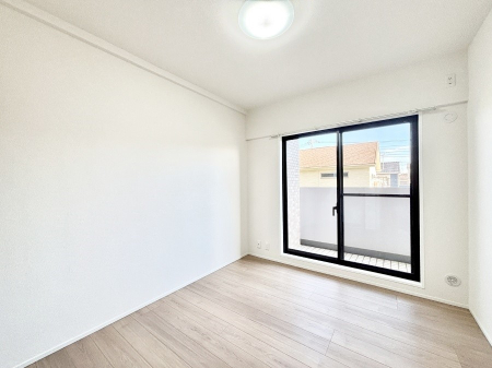 ���̑����� �o���R�j�[���J�������v���X���Ă����m��