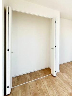 ���[ �m���̃N���[�[�b�g�B���s��������̂Ō���̈ߗނ�����������܂�܂��B�@