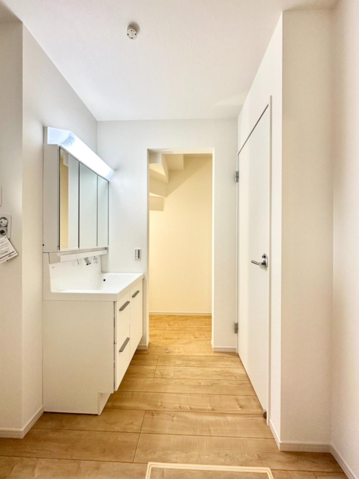 ���̑� �����h���[�X�y�[�X�ɂ̓��l���ɂ�����܂��B�^�I�����܂̃X�g�b�N�u����Ƃ��Ă��g�������܂��B