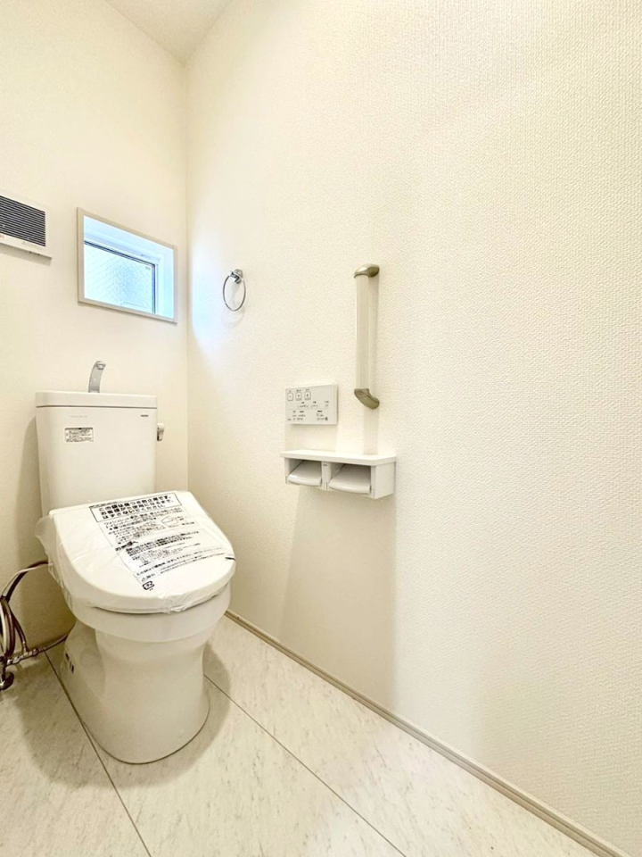 �g�C�� �g�C����1�K��2�K���ꂼ��ɔz�u����Ă��ĂƂĂ��֗��ł��B 