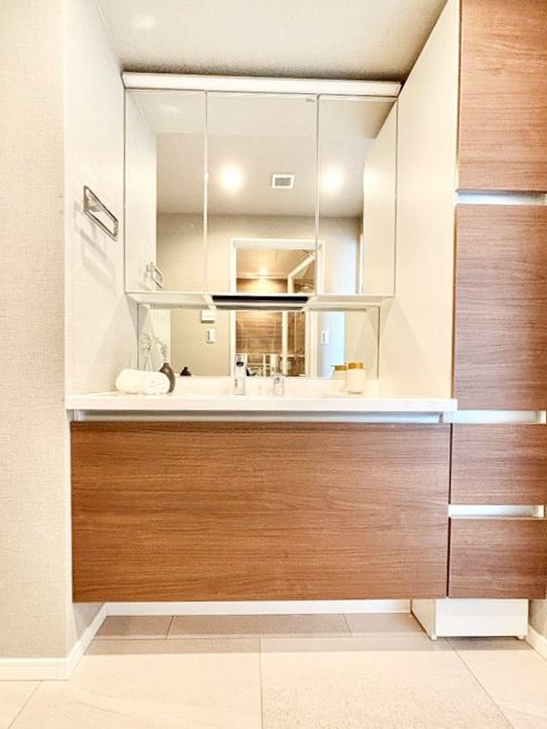 ʑEʏ [͂Ƌ@\ɗDꂽʉϑ  