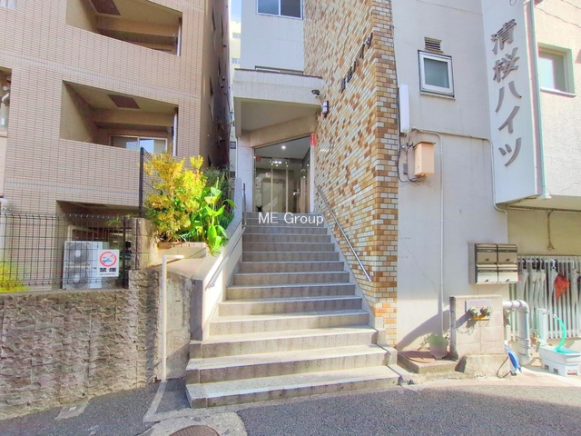 �G���g�����X -