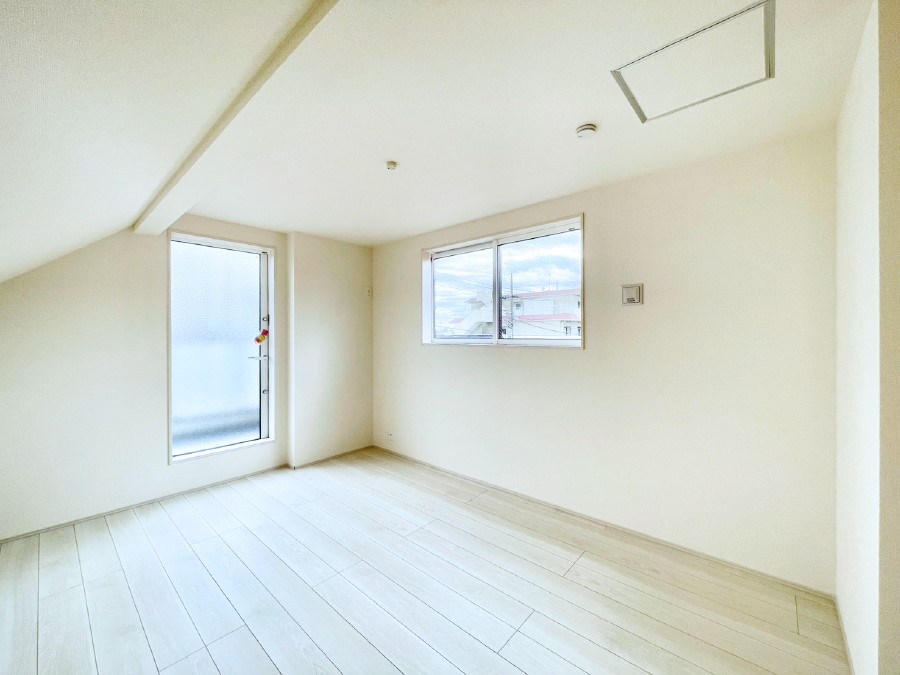 ���̑����� ���邢�o���R�j�[�T�C�h�ɗm����ݒu�B�ڊo�߂̗ǂ��Q���ɁB 