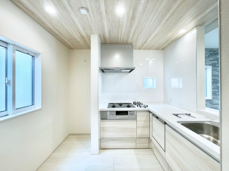 �L�b�`�� L���^���Ɨ�������X�y�[�X���L�X�Ǝg���܂��B�R���p�N�g�ɓ����Ă��������N���N�B    