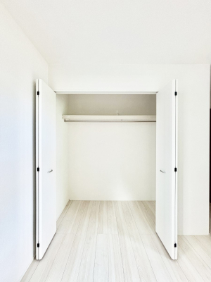 ���[ �m���̃N���[�[�b�g�B���s��������̂Ō���̈ߗނ�����������܂�܂��B