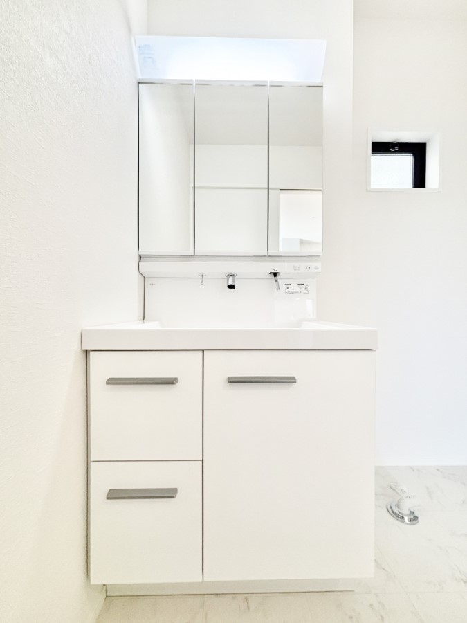 ʑEʏ X^COɕ֗ȎOʋA~[LrlbgōׂXbL