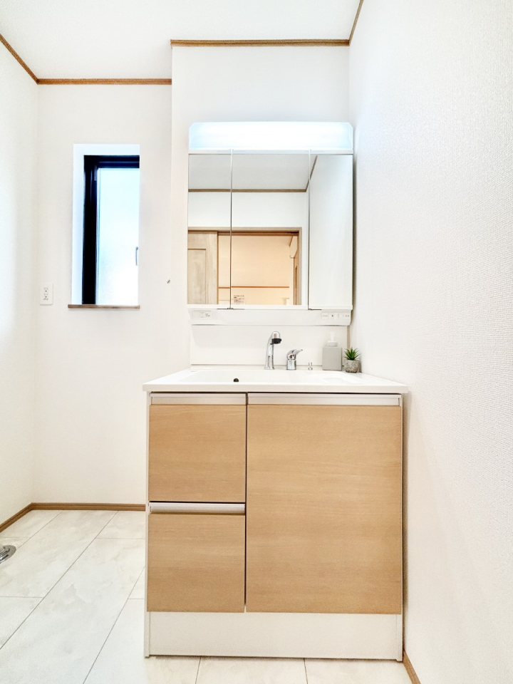 ʑEʏ X^COɕ֗ȎOʋA~[LrlbgōׂXbL