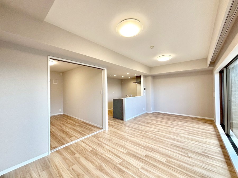 rO Ƒ̓₩Șbŕ܂閾邢rO  