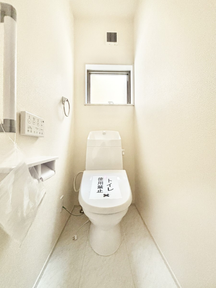 �g�C�� �g�C����1�K��2�K���ꂼ��ɔz�u����Ă��ĂƂĂ��֗��ł��B 