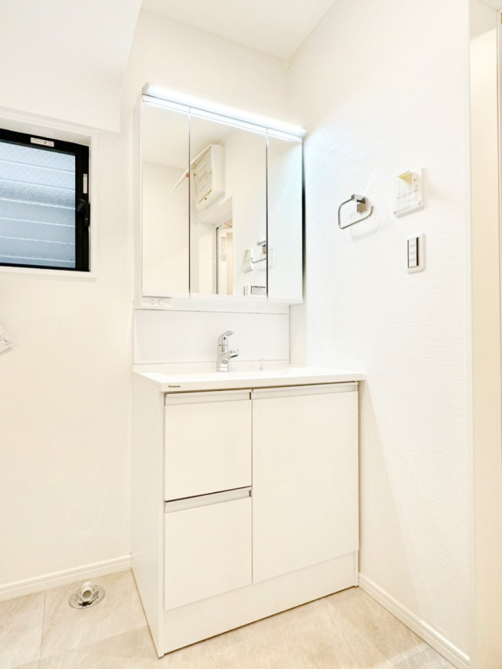 ʑEʏ X^COɕ֗ȎOʋA~[LrlbgōׂXbL