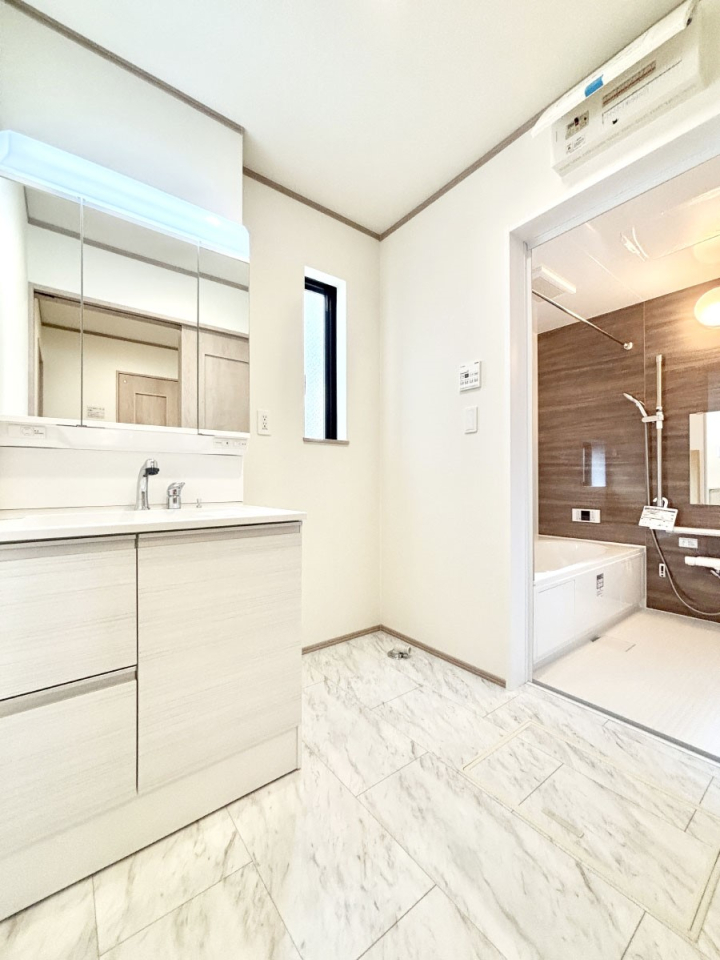 ̑ ̂KԂłB̐gxxCǂg܂B 