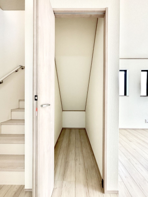 ̑ rO[BɎ[ƕW܂LDKXbLЕtłˁB  