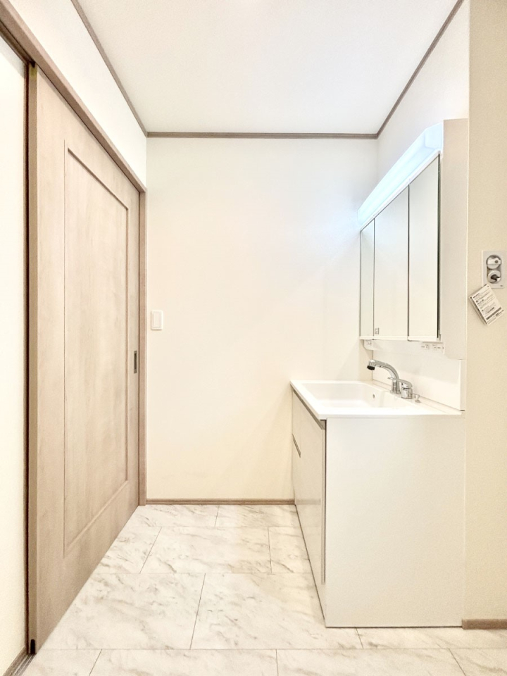 ʑEʏ 邢ʏ͖̐gxxyłႢłB