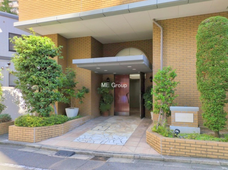 �G���g�����X -