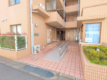 �G���g�����X -