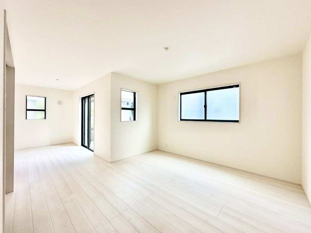 rO Ƒ̓₩Șbŕ܂閾邢rO