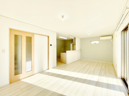 ̑ VvȃfUCȂ̂ŃCeAl̂y݂łˁI