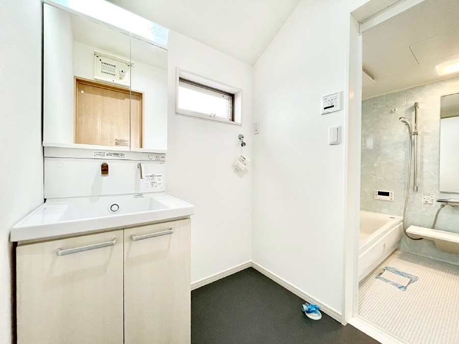 ʑEʏ Ƃ̐ʃXy[XŒ̐gxxX[Y