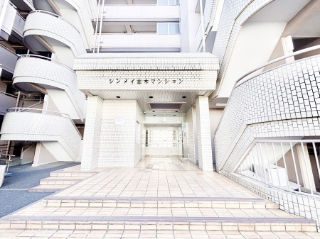 �G���g�����X �������������͋C�̃G���g�����X