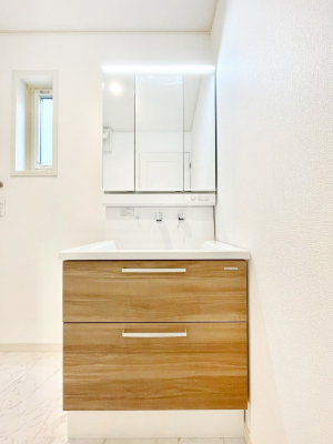 ʑEʏ X^COɕ֗ȎOʋA~[LrlbgōׂXbL