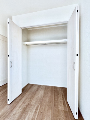 ���[ �m���̃N���[�[�b�g�B���s��������̂Ō���̈ߗނ�����������܂�܂��B