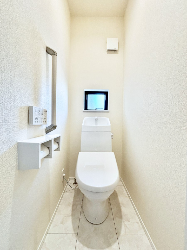 �g�C�� �E�H�V�����b�g�t���g�C����1�K��2�K���ꂼ��ɔz�u����Ă��ĂƂĂ��֗��ł��B 