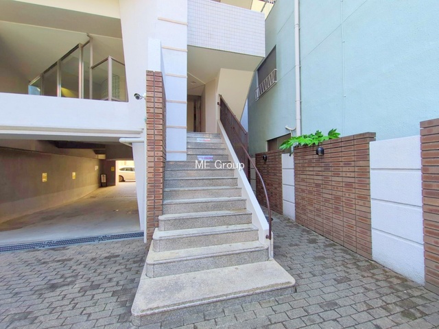 �G���g�����X -