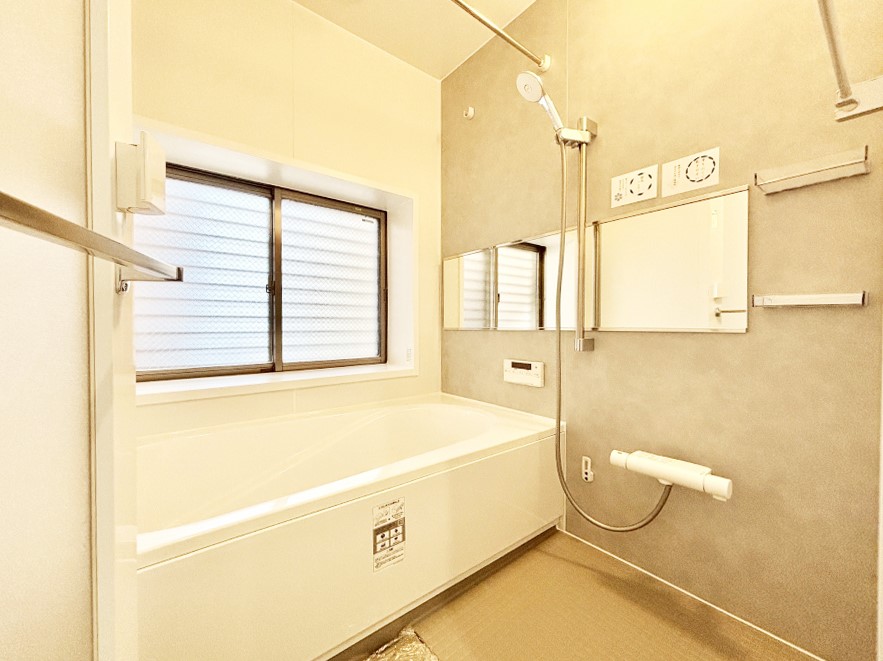 ���� ����̔�������Ă���閾�邢�������̂���o�X���[��