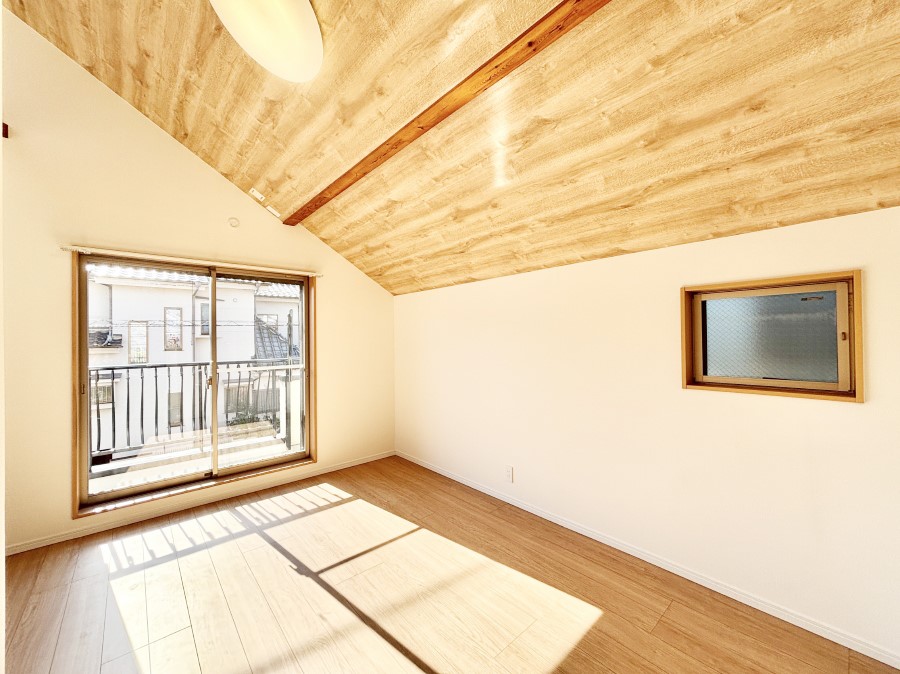 ���̑����� �o���R�j�[���J�������v���X���Ă����m��