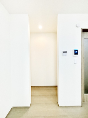 ���[ ���p�i��H�i�̃X�g�b�N�ȂǃX�b�L�����[�ł���p���g���[�t���ł��B