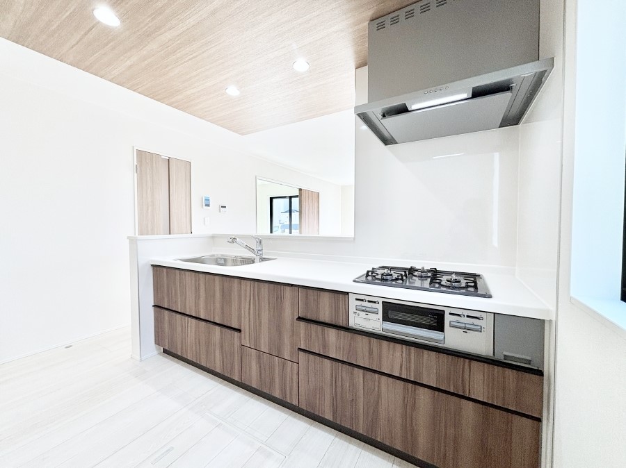 �L�b�`�� �������������I�ɁA�y�����I�V�X�e���L�b�`��  